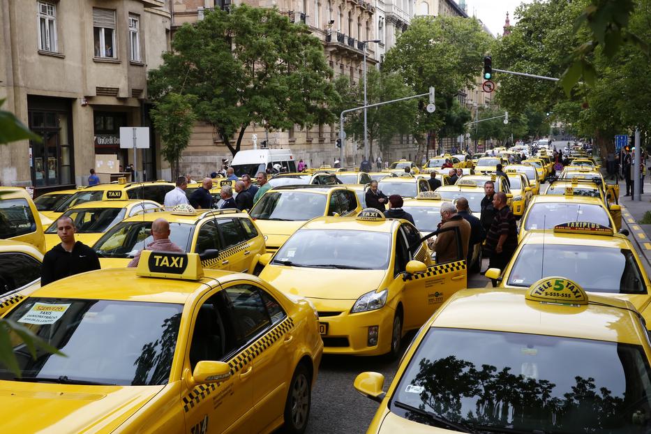 Újabb taxis megmozdulás jöhet /Fotó: Fuszek Gábor