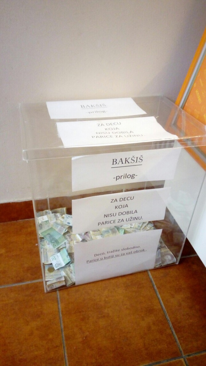 Kutija zauzima centralno mesto u pekari u Novim Banovcima