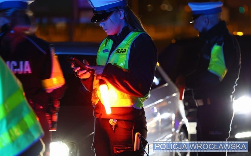 Miłośnicy tuningu i szybkiej jazdy spotkali się we Wrocławiu. Niespodziankę zgotowała im policja