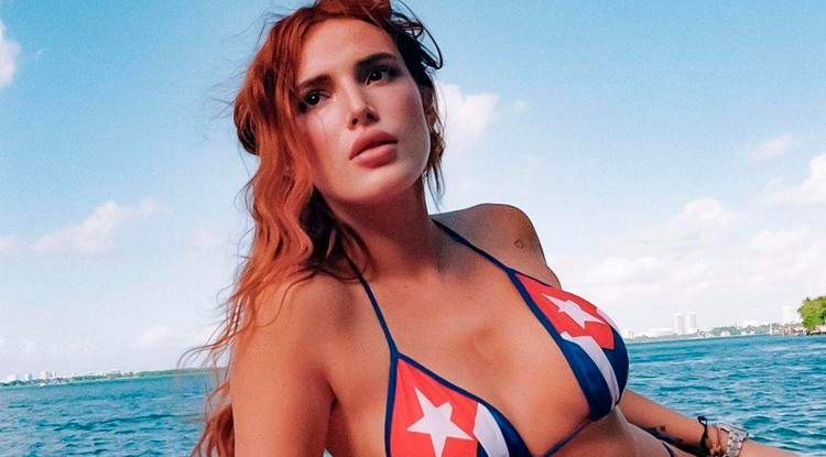 Bella Thorne bikiniben