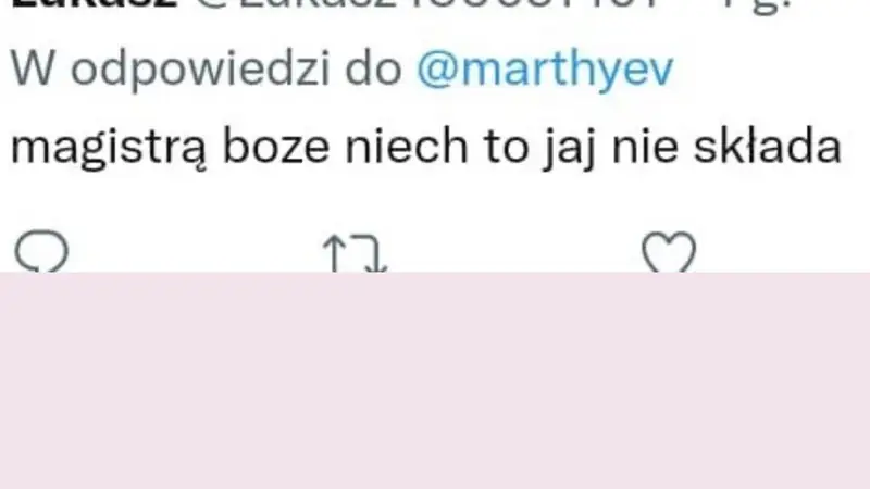 Marta jest przekonana, że gdyby oprawiła pracę na czarno i ozdobiła ją złotym napisem, nie spotkałaby jej w sieci nienawiść