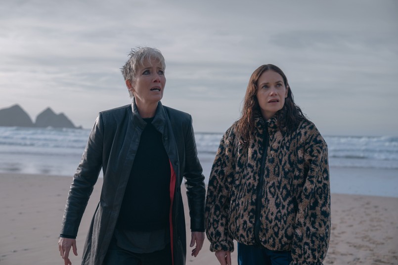 Emma Thompson i Ruth Wilson w serialu "Down Cemetery Road"
