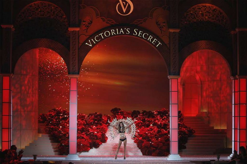 Pokaz Victoria's Secret. Alessandra  Ambrosio