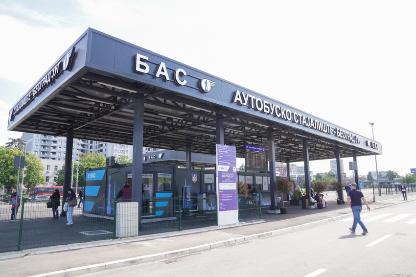 Šapić na stajalištu Beograd jug