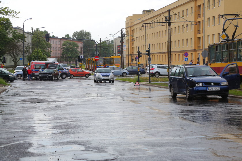 Na skrzyżowaniu ulic Żeligowskiego i Zielonej doszło do poważnej stłuczki 