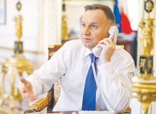 Poufna rozmowa telefonicznych chuliganów, czyli jak pranksterzy wkręcili prezydenta Dudę