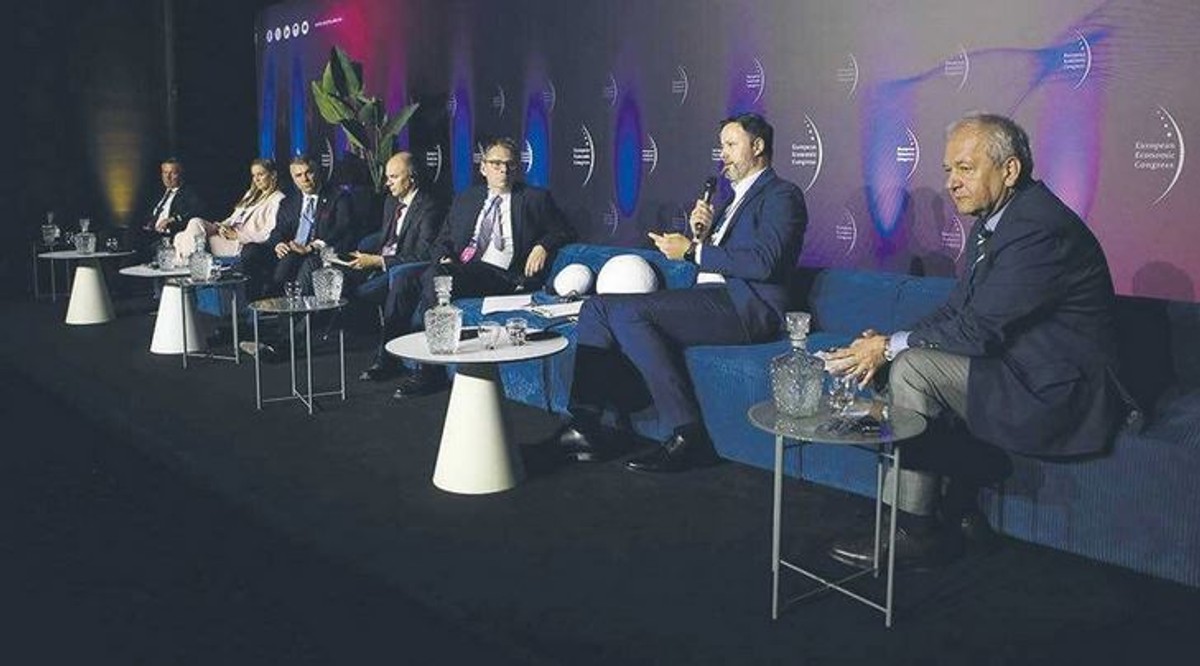 Ukraina: na razie modernizacja, odbudowa po wygranej wojnie