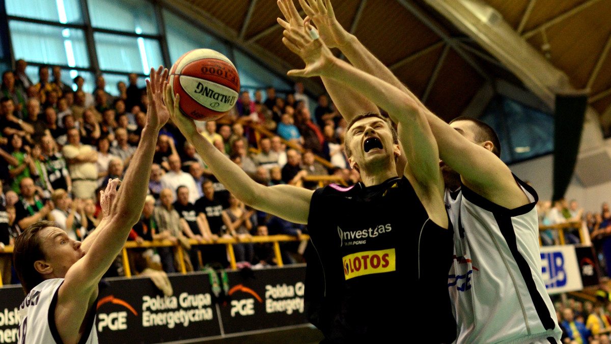 W siódmym meczu półfinałowym Tauron Basket Ligi awans wywalczyli koszykarze PGE Turowa Zgorzelec. Ich środowe starcie z Treflem Sopot zakończyło się zwycięstwem 77:67.