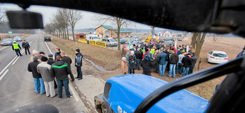 "Paprykarz" dołączył do rolników. Ciągniki jadą na Warszawę...