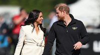 Meghan Markle és Harry herceg csókolózos fotója lángra lobbantotta az internetet, csak úgy árad belőle a szerelem