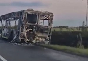 Izgoreo autobus