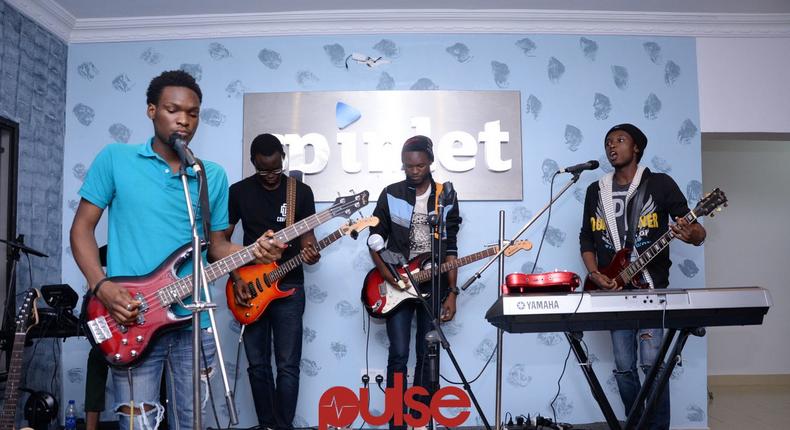 Cross-section of the crowd at the Spinlet Jam Session