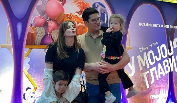 Nina Janković sa porodicom