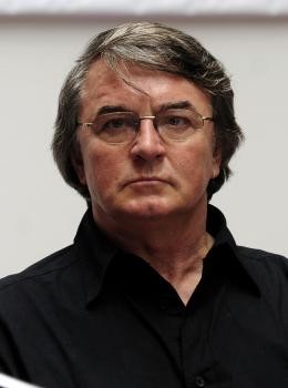 Vo veku 77 rokov zomrel Vlastimil Harapes.