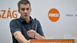 Fidesz-frakcióülés: Kocsis Máté elmondta, mi lesz a menetrend az szja-visszatérítéssel és a 13. havi nyugdíjjal kapcsolatban – A pedofiltörvényről is beszélt