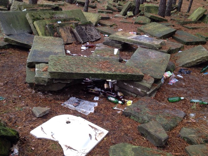 Fundacja 'From The Depths' prowadzi poszukiwania macew w całej Polsce