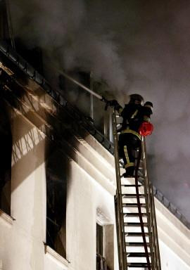 Pożar w paryskim hotelu / 03.jpg