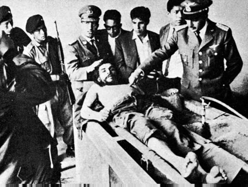 Pukovnik Andrija Selić (desno, sa šapkom) pored Če Gevare