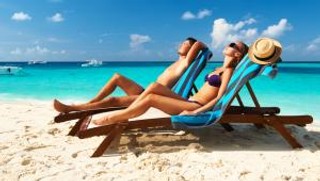 Święta w zaciszu domowym, czy wyjazd wypoczynkowy – wierność tradycji, a może alternatywa w postaci pobytu za granicą?