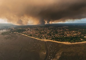 Požari u Francuskoj -  grad Ares u Žirondi je primoran da evakuiše celokupno stanovništvo