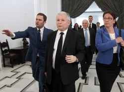 Nowa posłanka u boku Kaczyńskiego. Jest romantycznie...