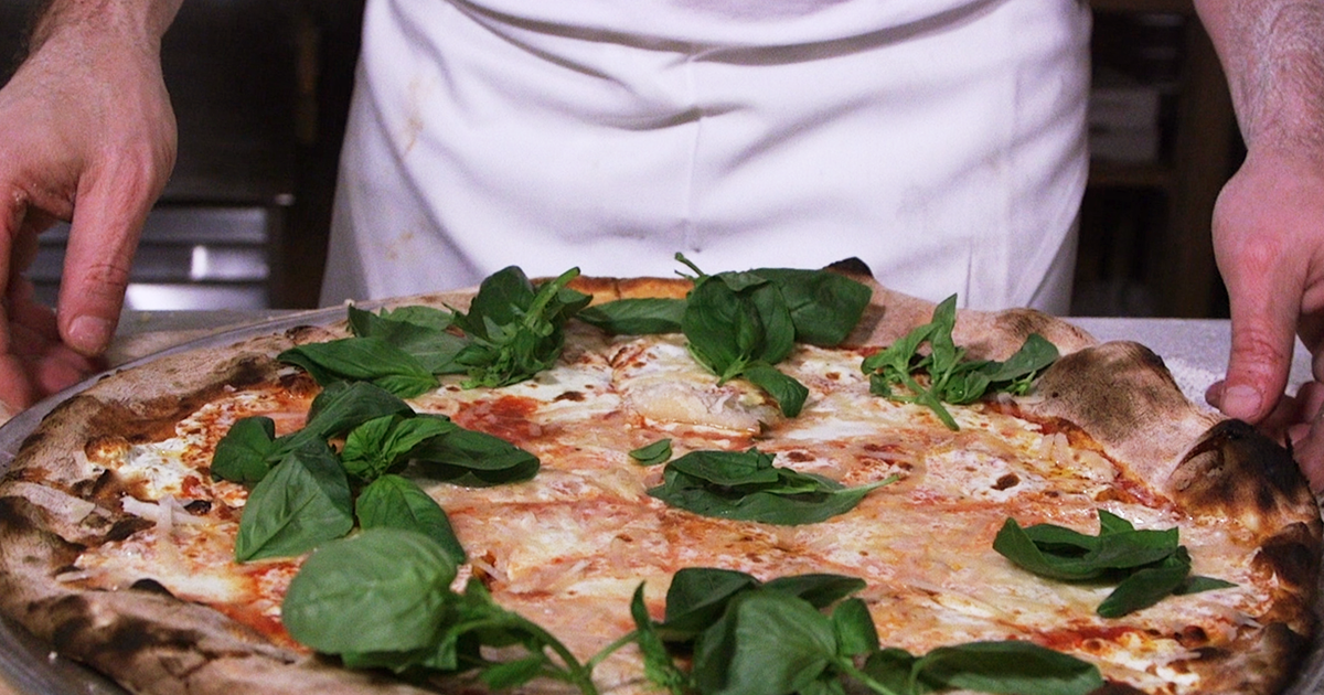 Here's why Lucali is the most legendary pizza restaurant in Brooklyn ...