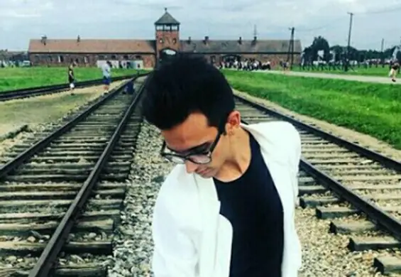 Bloger modowy zrobił sobie sesję zdjęciową w Auschwitz i zbiera zasłużoną falę hejtów