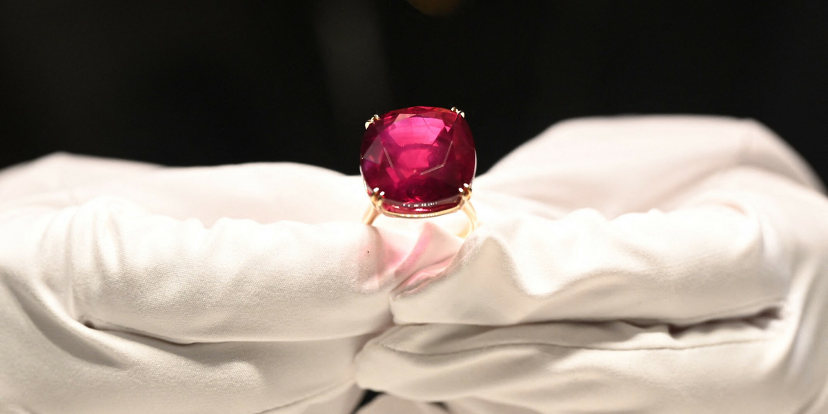 "Estrela de Fura" to największy i najcenniejszy rubin, jaki kiedykolwiek pojawił się na aukcji