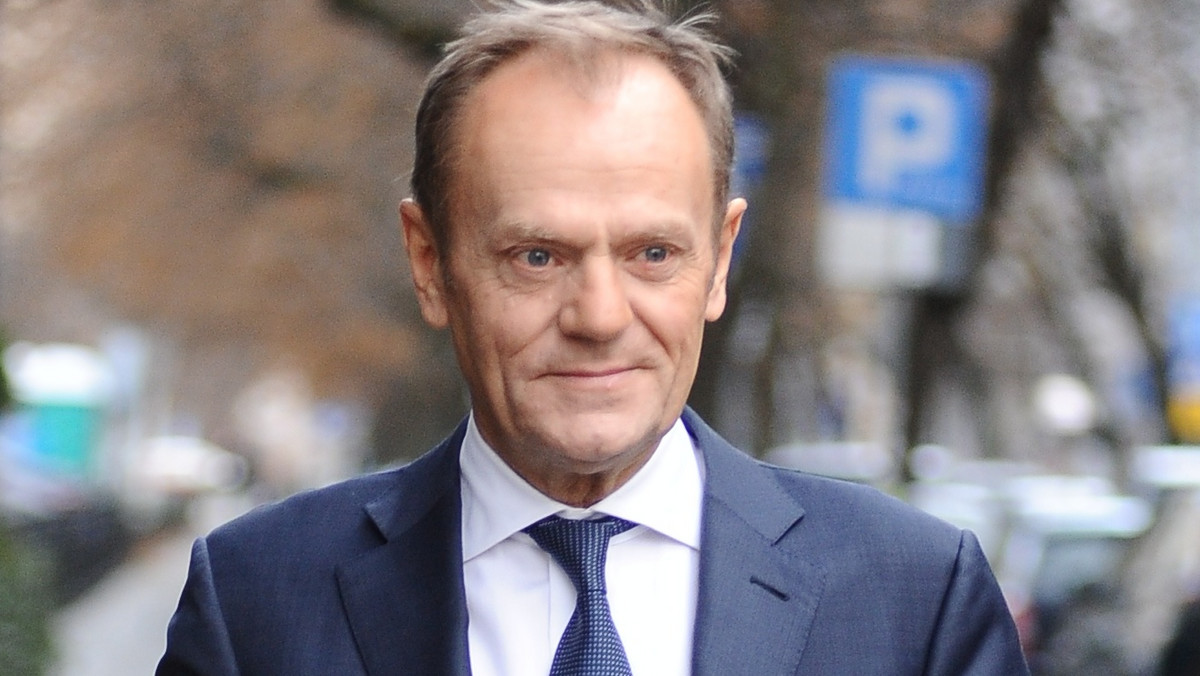 Donald Tusk z wnuczką: spacer w takim towarzystwie pozwala na chwilę zapomnieć