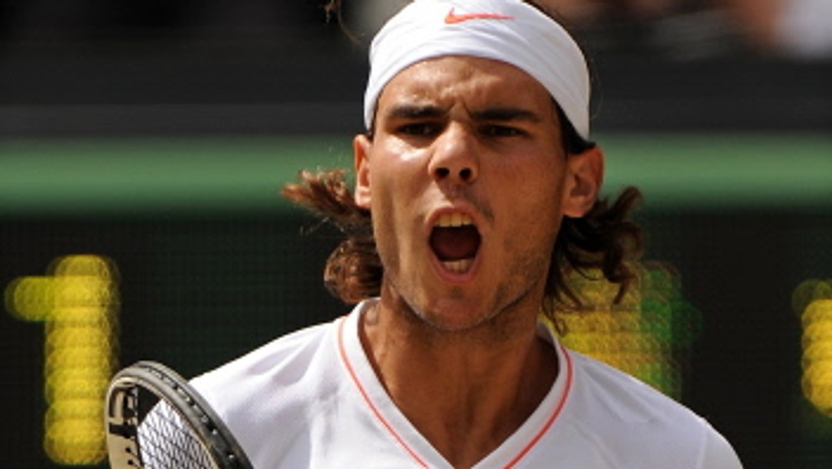 Lider rankingu tenisistów Rafael Nadal wywalczył w niedzielę drugi w karierze tytuł na trawiastych kortach w Wimbledonie (z pulą nagród 13,725 mln funtów). Hiszpan pewnie pokonał Czecha Tomasa Berdycha 6:3, 7:5, 6:4.