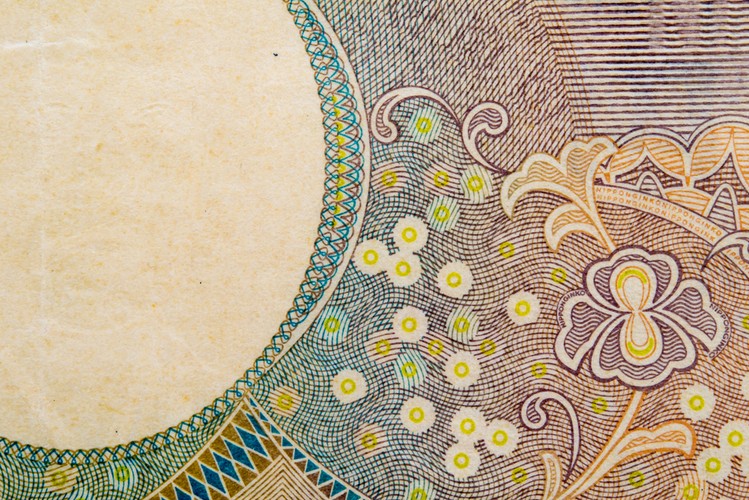 Świadectwa pochodzenia oraz certyfikaty jakości i bezpieczeństwa wymagane są dla takich kategorii eksportowanych z Polski produktów jak na przykład żywność, produkty chemiczne, kosmetyki, odzież i tekstylia oraz produkty elektroniczne zawierające metale rzadkie.
<br><br>
Żywność, w tym żywność dla zwierząt, nie może przykładowo zawierać pestycydów w szkodliwych ilościach, niebezpiecznych dodatków i kolorantów (food additives) oraz zanieczyszczeń. 
<br><br>
Produkty chemiczne podlegają rozległym federalnym, stanowym i lokalnym przepisom i regulacjom środowiskowym, w tym emisji oraz usuwania zanieczyszczeń powietrza i wody. Akt kontroli substancji toksycznych TSCA (The Toxic Substances Control Act) bezpośrednio reguluje produkcję chemiczną oraz import produktów chemicznych do USA.
<br><br>
Odzież i tekstylia również są szeroko kontrolowanym sektorem. Polskie firmy mają trudności w interpretacji amerykańskich przepisów szczególnie w odniesieniu do miejsca pochodzenia niektórych tekstyliów, takich jak na przykład szale, pościel, obrusy oraz narzutu na łóżka zawierające bawełnę lub wełnę. Według amerykańskich przepisów, dla tych produktów krajem pochodzenia jest bowiem wciąż kraj, z którego pochodzi materiał – nawet jeśli ten materiał został ufarbowany i przetworzony w Polsce.