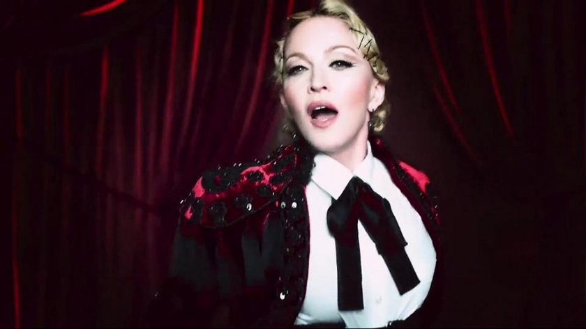 Madonna „Living for love”
