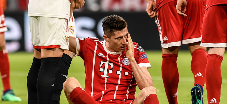 Lewandowski mocno poturbowany. Szczęsny wszedł na minutę i mógł zostać bogiem