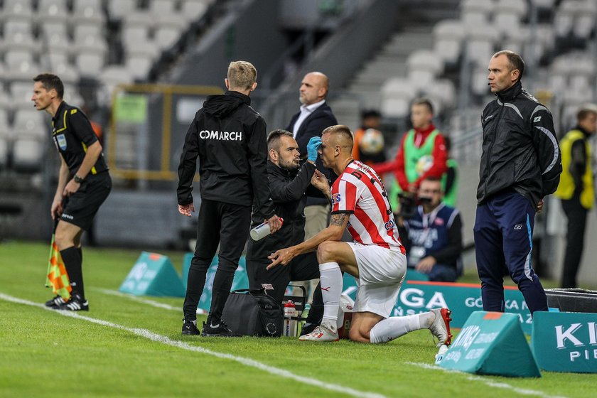 Mecz prowadził Bartosz Frankowski, który był wyzywany przez kibiców.