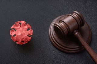 Koniec obostrzeń. Choć pożegnaliśmy maski, a dystans został zniesiony, warto zachować część covidowych zmian w sądach na stałe