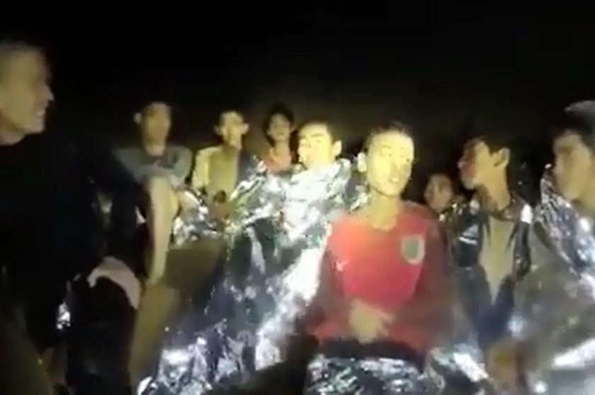 Uwięziona w tajlandzkiej jaskini drużyna piłkarska