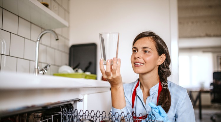 Így varázsold ragyogóvá a poharakat Fotó: Getty Images