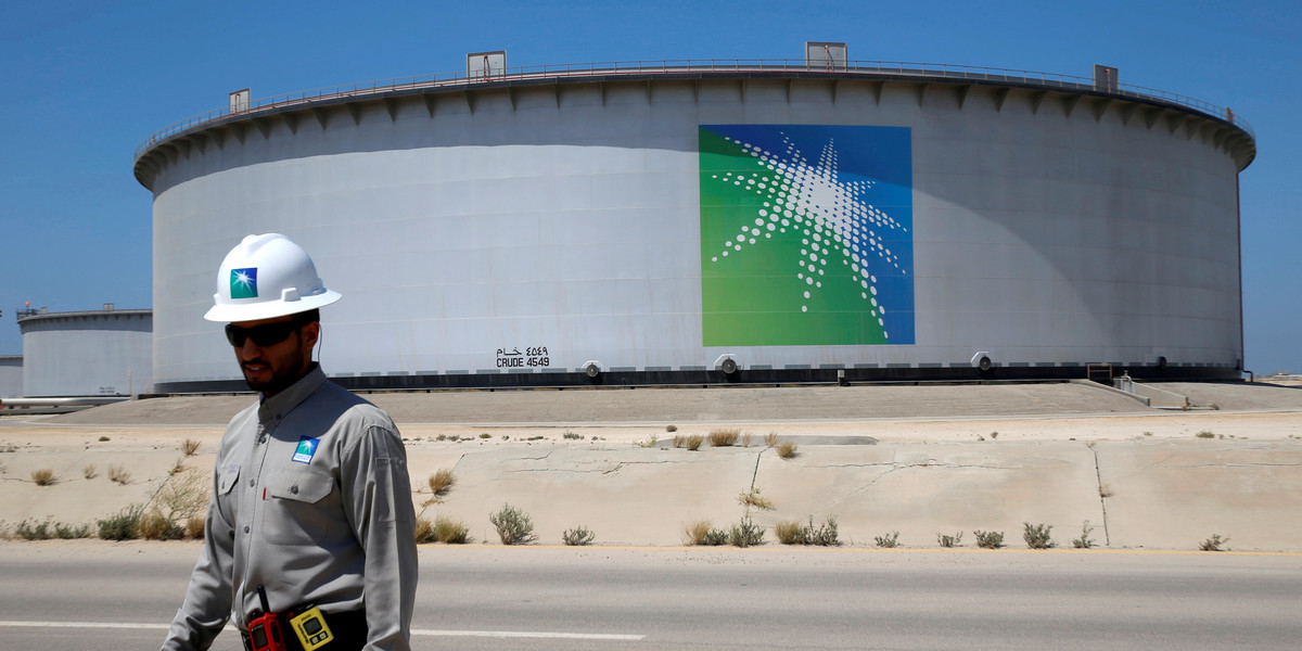 Saudi Aramco dementuje plotki o odwołaniu debiutu giełdowego, ale nie wiadomo, kiedy IPO miałoby nastąpić