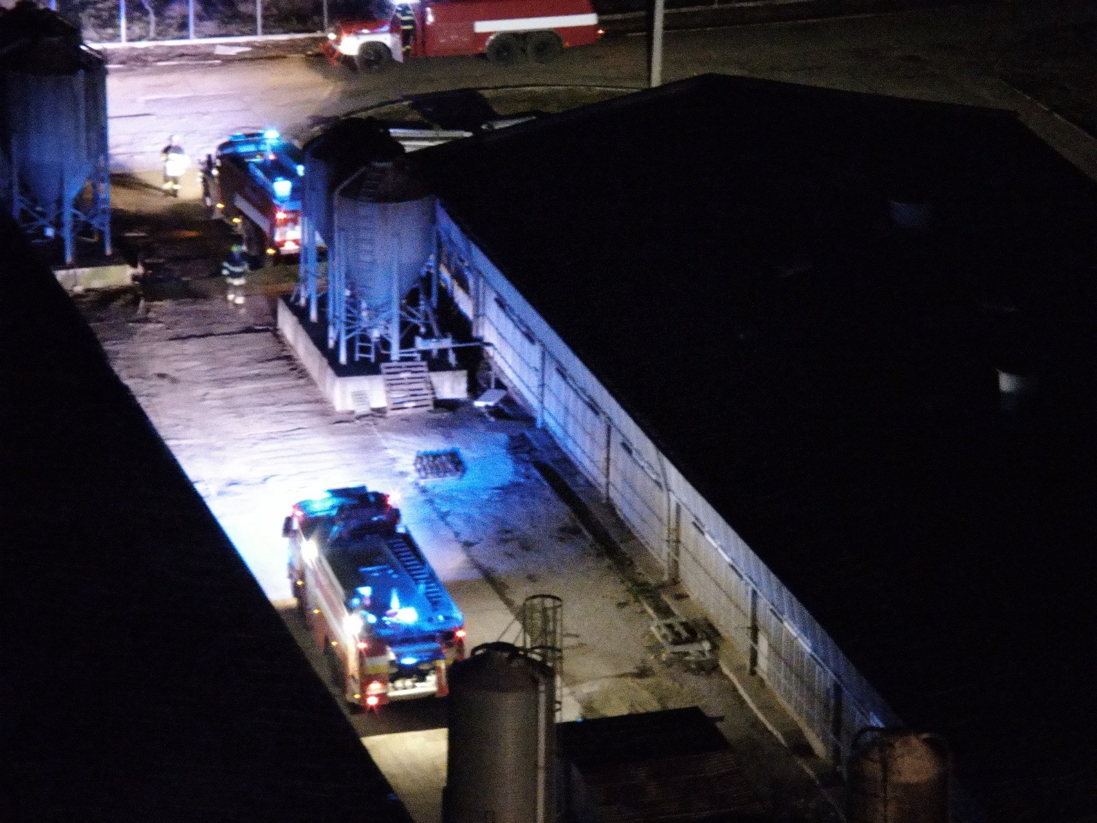 Požiar hospodárskeho objektu vo Vištuku sa podarilo zlikvidovať. 