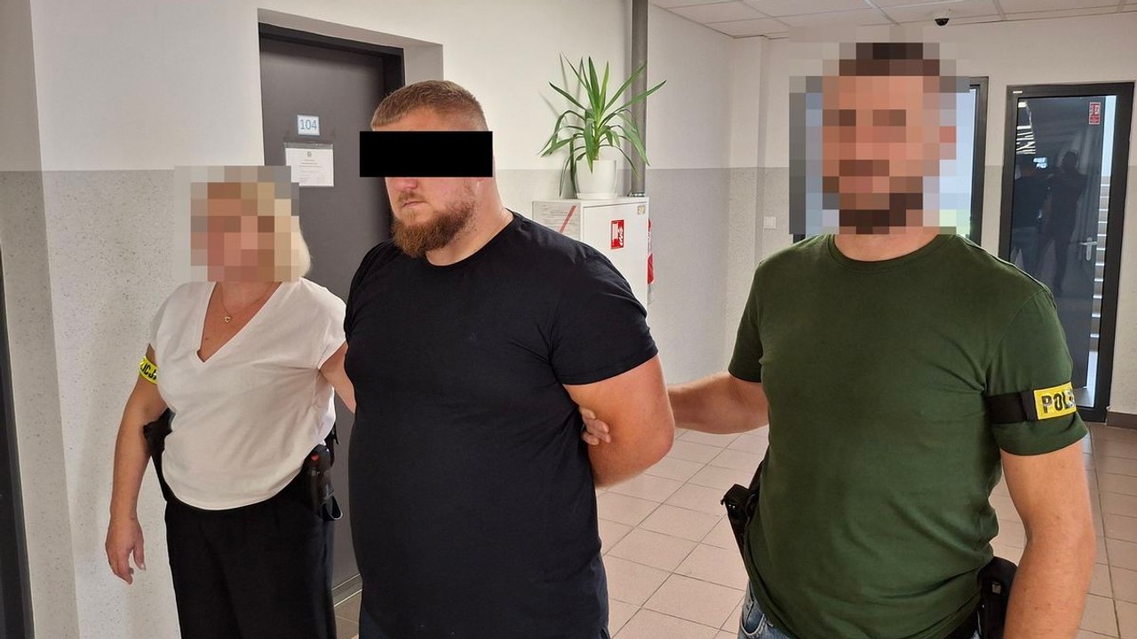 Zmieniali koło i zginęli. Jest decyzja w sprawie kierowcy ciężarówki
