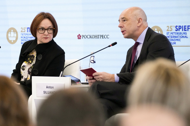 Prezes banku centralnego Rosji Elwira Nabiullina i rosyjski minister finansów Anton Siłuanow