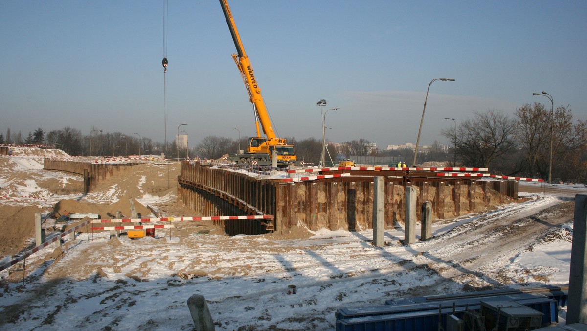 Budowany Stadion Narodowy w Warszawie jako jedyna spośród polskich stadionów będzie na pewno gościł Euro 2012. Jaki jest stan prac na początku 2009 roku? Odpowiedź znajdą Państwo w poniższym raporcie i fotogalerii.