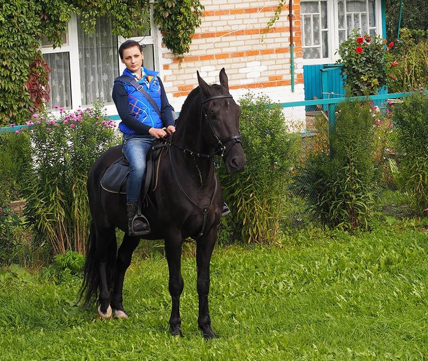 Piękna listonoszka podbija Internet