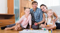 800 plus. Kto skorzysta, a kto straci na waloryzacji świadczenia?