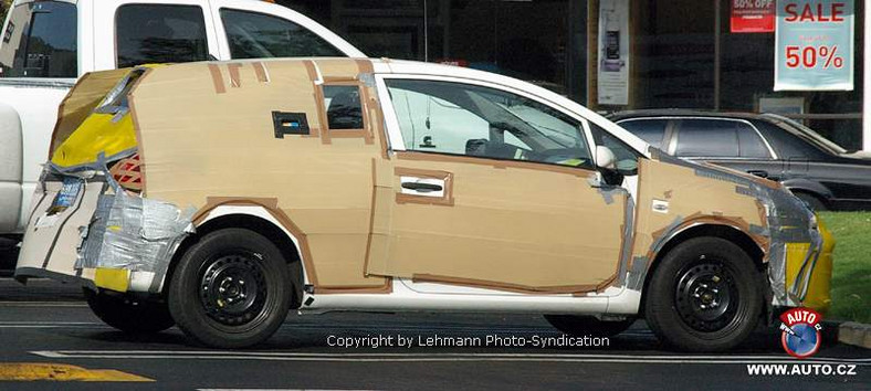 Zdjęcia szpiegowskie: nowa Toyota Corolla 3D