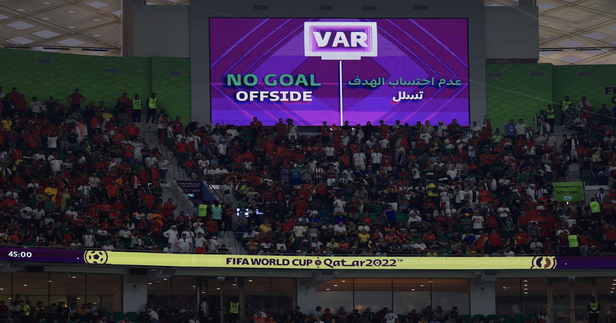 Hors-jeu: Wenger veut 'complètement devant' - l'IFAB décide le 20 janvier