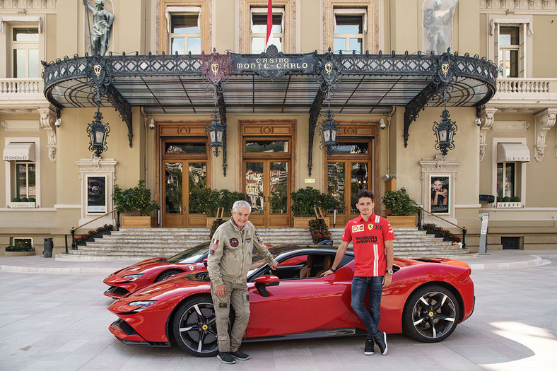 Charles Leclerc w Ferrari SF90 Stradale