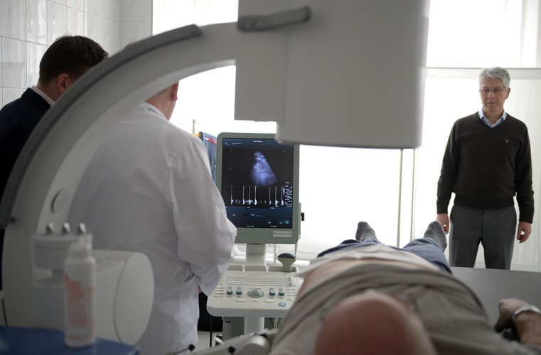 ROZBIJANIE KAMIENI NERKOWYCH METODĄ ESWL