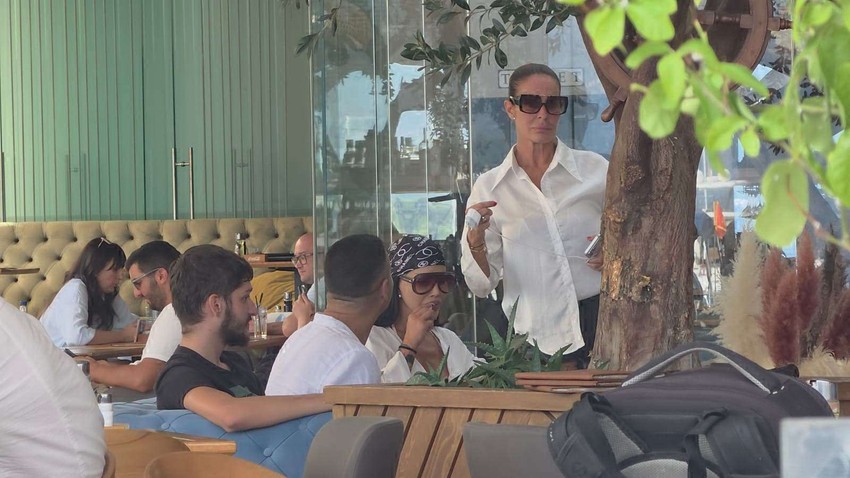 Milena Kačavenda paparaco