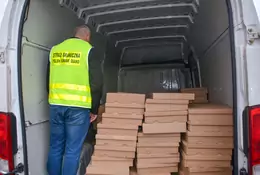 Na pace znaleźli dziesiątki kartonów z nielegalnym towarem